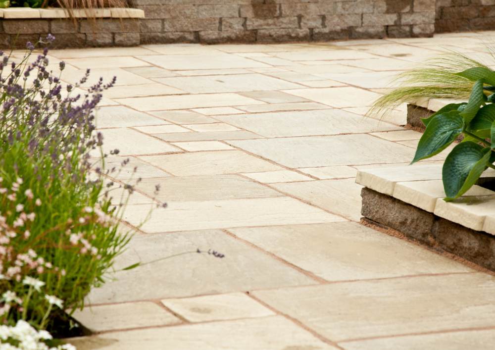 HOW TO LAY PORCELAIN PAVING